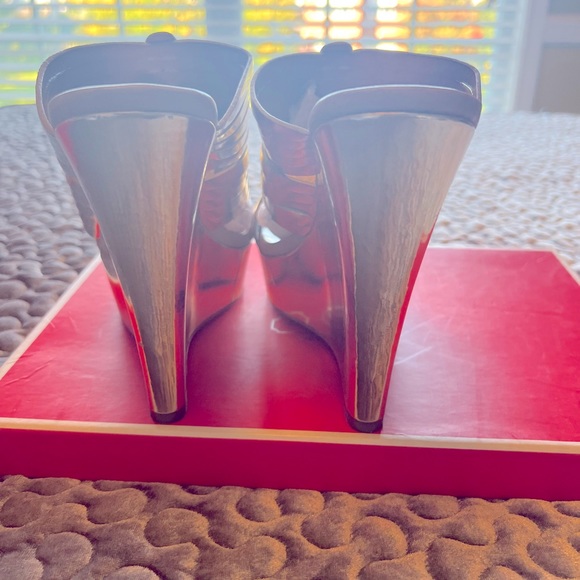 Coach Bristol Mirror Metallic - Gold - size 10 - worn twice, few scratches. - Picture 6 of 14